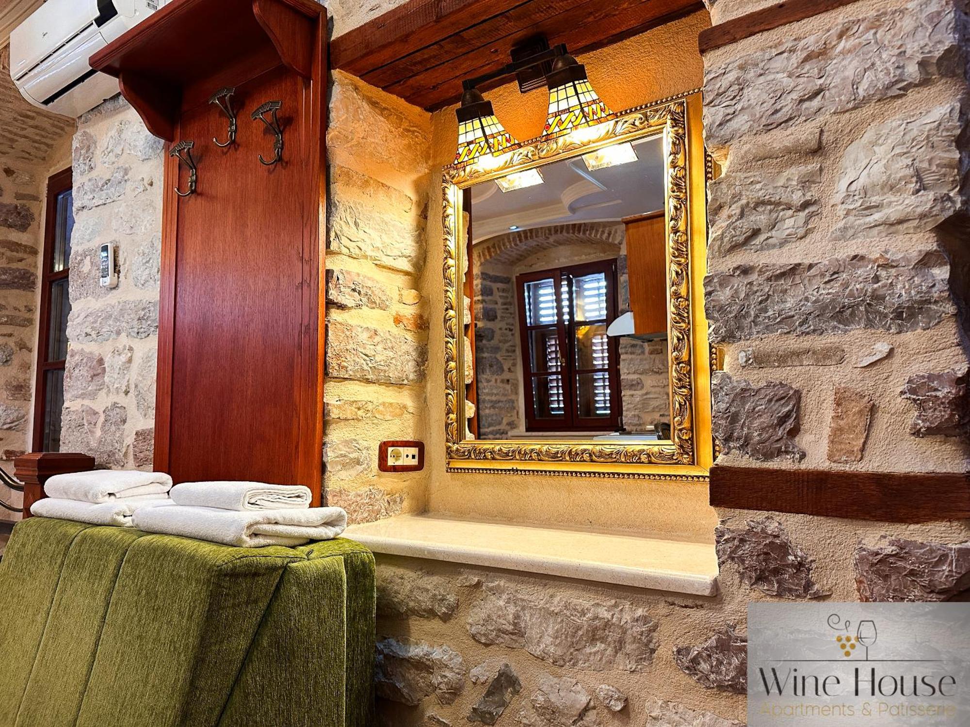 Apartments Wine House Old Town Kotor Dış mekan fotoğraf