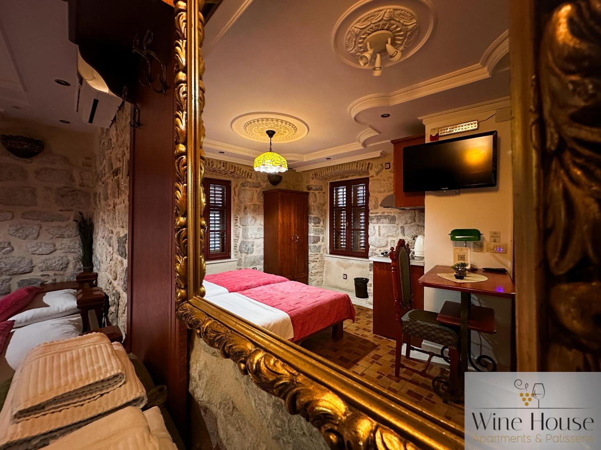 Apartments Wine House Old Town Kotor Dış mekan fotoğraf
