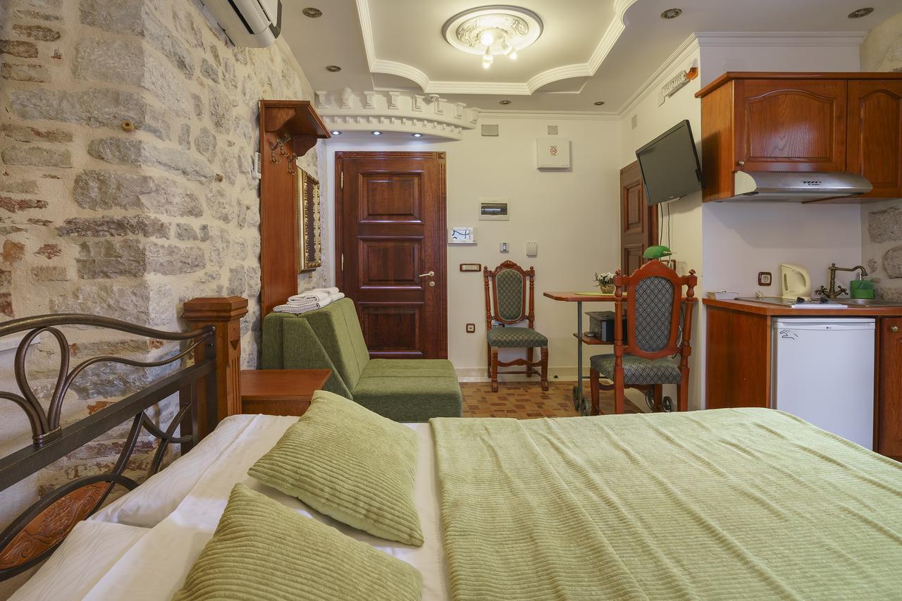Apartments Wine House Old Town Kotor Dış mekan fotoğraf