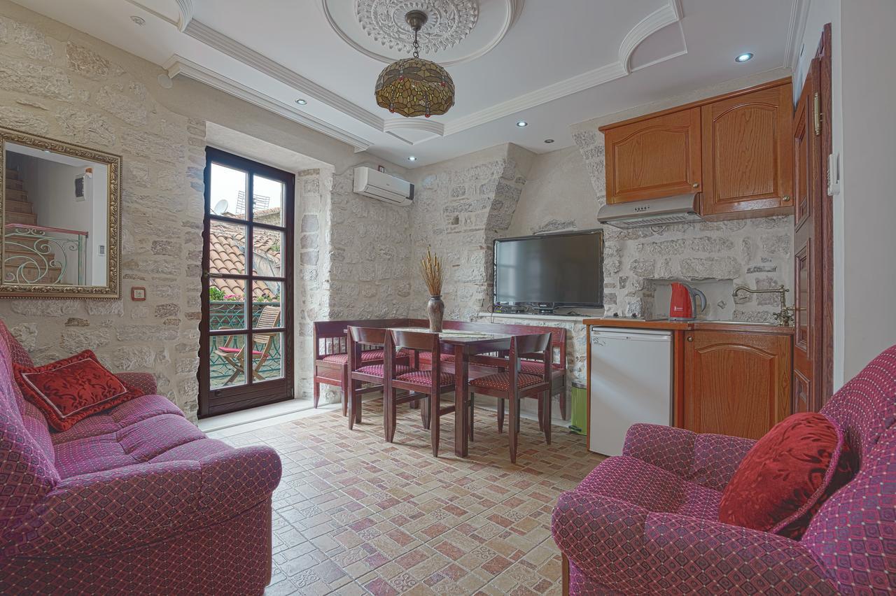 Apartments Wine House Old Town Kotor Dış mekan fotoğraf