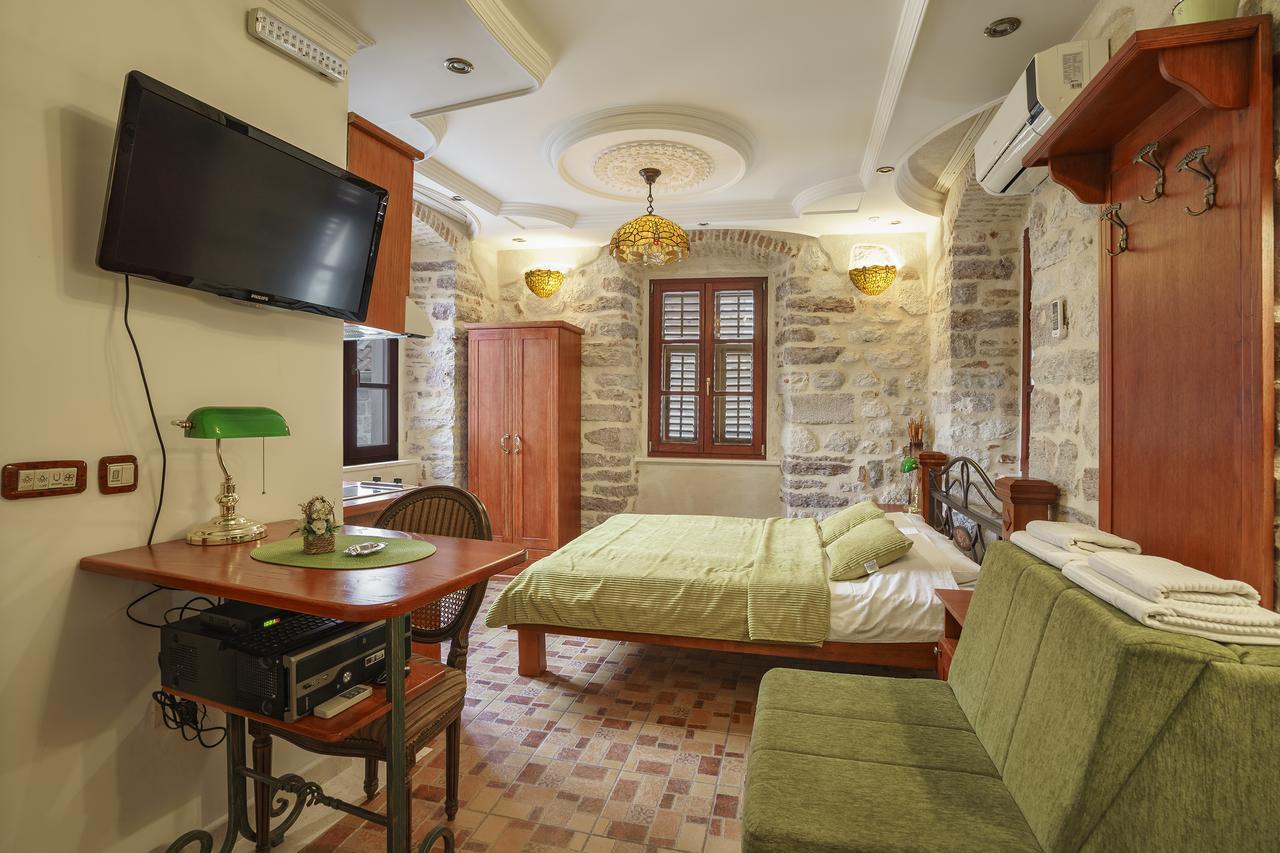 Apartments Wine House Old Town Kotor Dış mekan fotoğraf